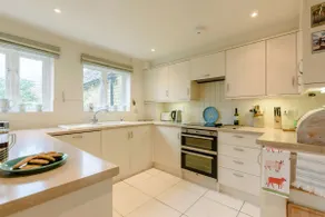 Attractive and stylish Cotswold cottage with wonderful rural views - Pear Tree Cottage, Cherington - Image 4