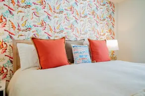 Coral Reef King Retro King Suite - near Beach - Image 4