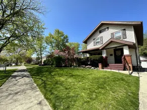 King Bed, Stocked Kitchen, Easy Driveway Parking, 2mi to Downtown & Coliseum - Image 5