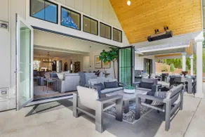 Pearl of the Valley: Opulent Living in the Dundee - Image 2