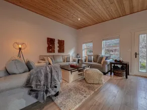Tofino Escape-Hot Tub, in Town , Marina, Pet, BBQ - Image 3