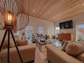 Tofino Escape-Hot Tub, in Town , Marina, Pet, BBQ - Image 2