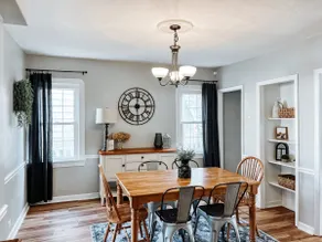 Large 4 Bedroom Home Close to Airport and IX Center - Image 2