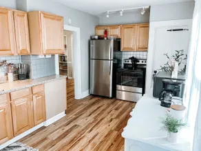 Large 4 Bedroom Home Close to Airport and IX Center - Image 5