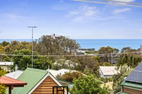 Sun-Filled Jan Juc with Ocean Views - Image 2