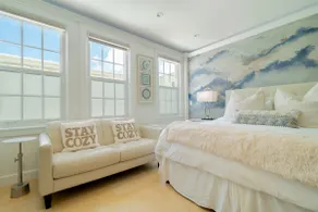 Luxe King Suite -valet parking-near beach - Image 2