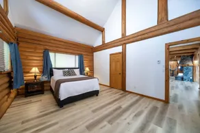 Stunning 5 Bedroom Chalet at Swan Lake - Image 3