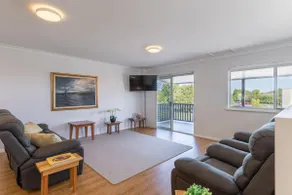 Central Chic- Beautifully appointed townhouse - Image 4