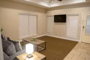 3BR 2BA · Parking · W/D · Near Ingalls & Chevron - Image 5