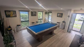 Thruxton, Family holiday home, walk to beach, bill - Image 2