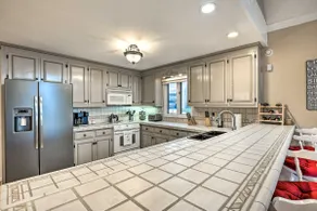Lake Hartwell Home w/ Private Dock & Hot Tub! - Image 4