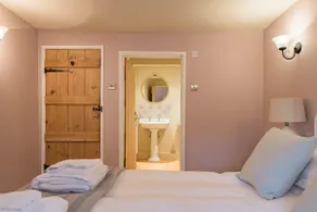 Wow, wow! Amazing immaculate period house and hot tub by Bloom Stays - discounts available - Image 4