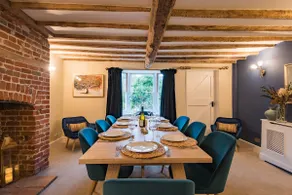 Wow, wow! Amazing immaculate period house and hot tub by Bloom Stays - discounts available - Image 3