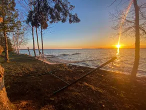 The Taylor Cottage: Most Breath-Taking View On The Lake - Image 5