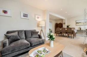 Wall Cottage - Image 4