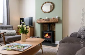 Wall Cottage - Image 2