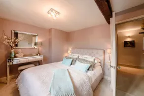 Dog friendly holiday cottage in the Cotswolds with cinema room and superb garden - Landgate House - Image 3