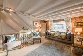 Dog friendly holiday cottage in the Cotswolds with cinema room and superb garden - Landgate House - Image 4