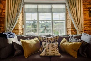 Dog friendly holiday cottage in the Cotswolds with cinema room and superb garden - Landgate House - Image 2