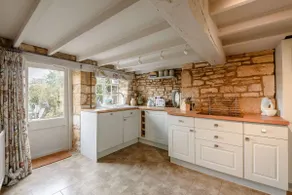 Dog friendly holiday cottage in the Cotswolds with cinema room and superb garden - Landgate House - Image 5