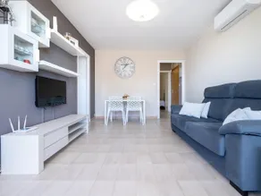 Apartment with sea views only 9km Port Aventura - Image 3