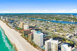 Walk to Beach! ‘The Sage’ PCB Family Getaway - Image 2