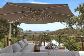 Grandview - Luxurious Entertainer with Spectacular Views - Image 2