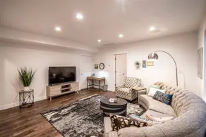 *Hot Tub/Fire Pit*Modern 2 Bdr Guest Suite|Slps 6 - Image 2