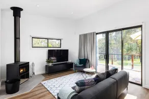 Banksia Villa - Modern two bedroom Villa - Image 2