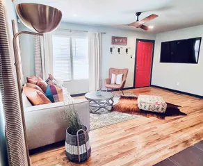 30+ Day Stay by Stockyards & Hospital-Pets Welcome - Image 5