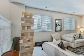 5BD Home w/ mountain view, air hockey, 30 min Ski - Image 2