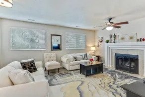 5BD Home w/ mountain view, air hockey, 30 min Ski - Image 4