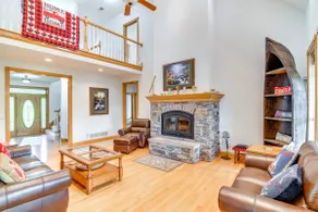 Lake Cumberland Retreat w/ Deck & Views! - Image 4