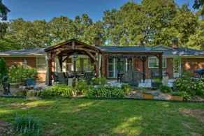 Charming Florence Getaway w/ Fireplace & Grill! - Image 3