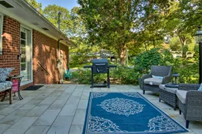 Charming Florence Getaway w/ Fireplace & Grill! - Image 2