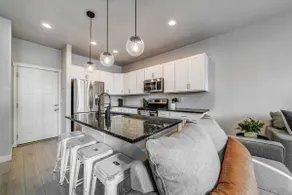 Upscale Bluffdale Townhome w/2 Car Garage - Image 4