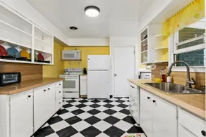 Remodeled | CUTE Cottage | Focused on Comfort - Image 2