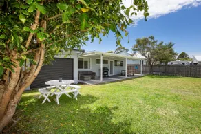 Roskell Retreat Pet Friendly 5 Mins Walk to Beach - Image 2