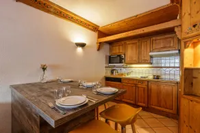 Le Cristal GM7 Mountain View, Pool, Private Sauna & Parking - Happy Rentals - Image 5