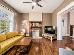 Stately Executive Home with Modern Amenities - Image 2