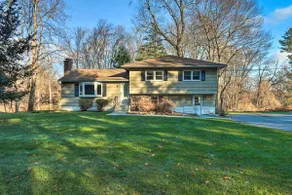 Family-Friendly Woodbury Home with Yard + Deck! - Image 2