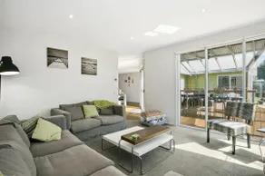 Modern Oasis - Image 5