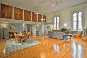 Lisle Apt: Fireplace & Stained Glass Windows! - Image 4