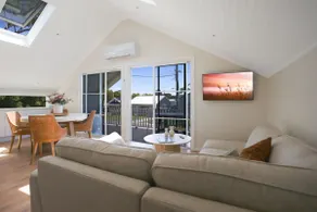 Tea Gardens Loft - Image 4