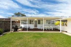Indigo Pet Friendly 5 Mins Walk to Bay - Image 2