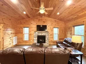Pet Friendly Cabin, Fishing, Family, Hiking & R&R - Image 3