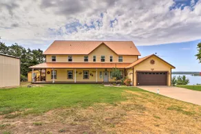 Waterfront Lake Eufaula Home: Multi-Level Balcony - Image 2