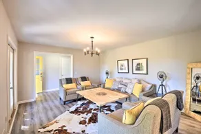 Mod 'Stable House' on 10 Acres, Walk to Lake! - Image 4