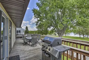 'Cumberland Retreat' w/ Lakefront Yard & Dock - Image 2