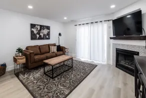 Vibrant & Fresh Remodel - Close to everything! - Image 4